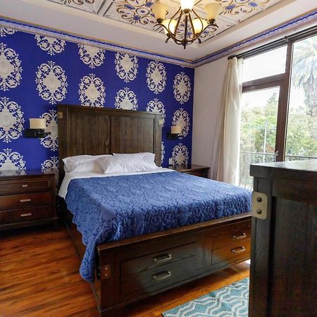 Hotel Azul De La Plaza By Chat Noir Куэнка Экстерьер фото