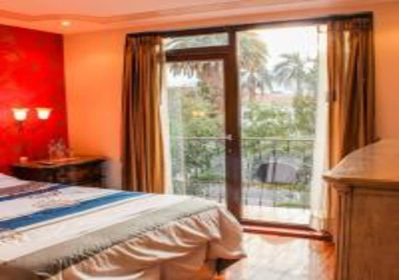 Hotel Azul De La Plaza By Chat Noir Куэнка Экстерьер фото