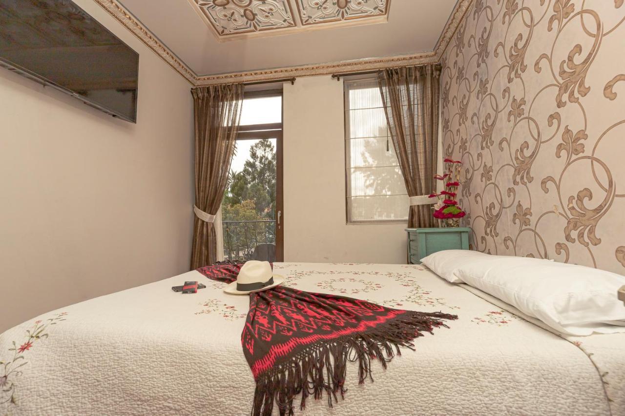 Hotel Azul De La Plaza By Chat Noir Куэнка Экстерьер фото