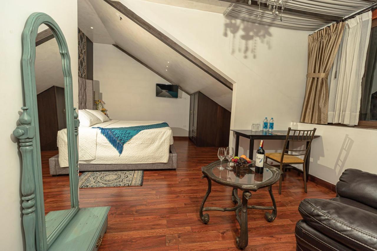 Hotel Azul De La Plaza By Chat Noir Куэнка Экстерьер фото