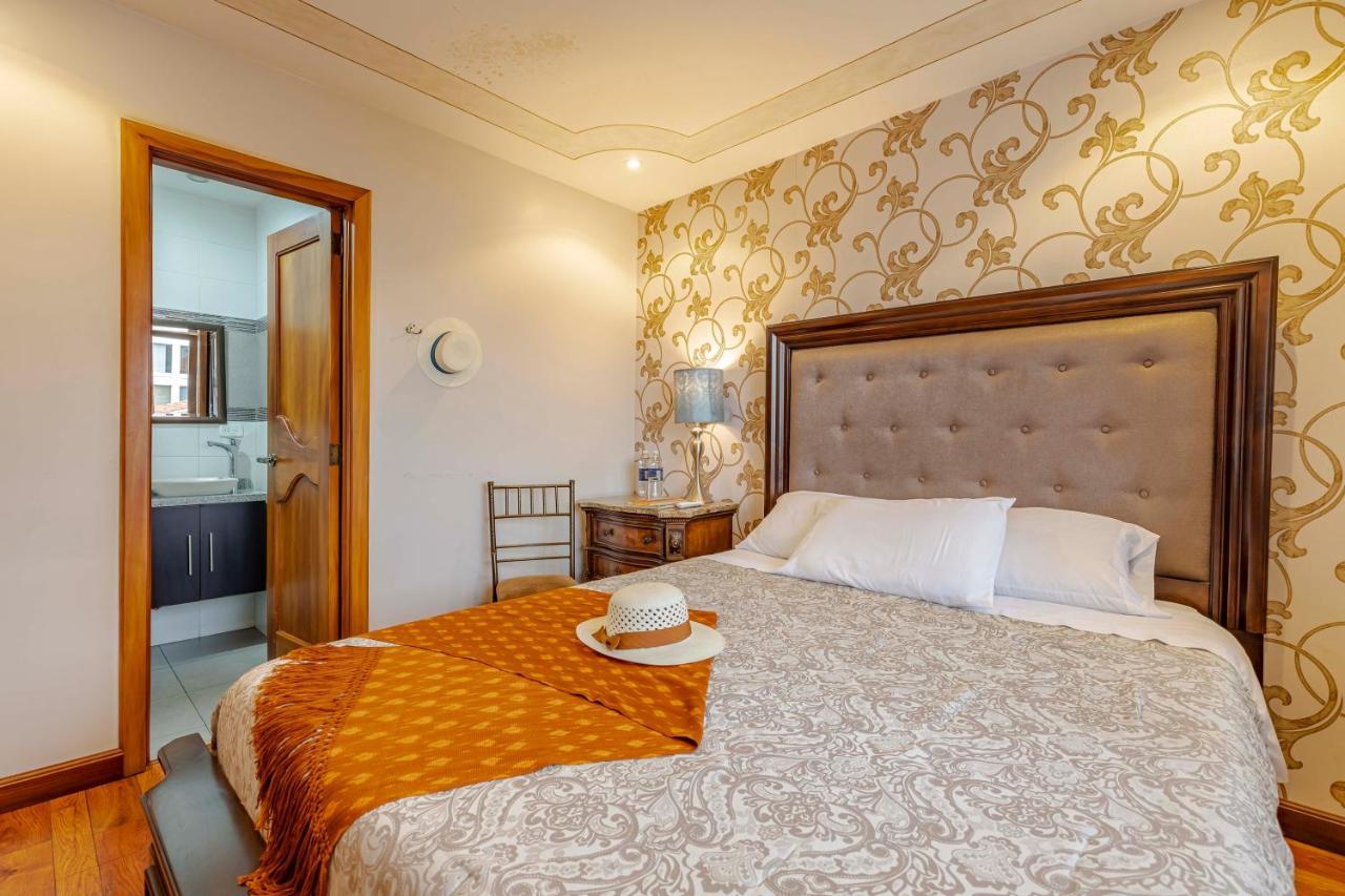 Hotel Azul De La Plaza By Chat Noir Куэнка Экстерьер фото