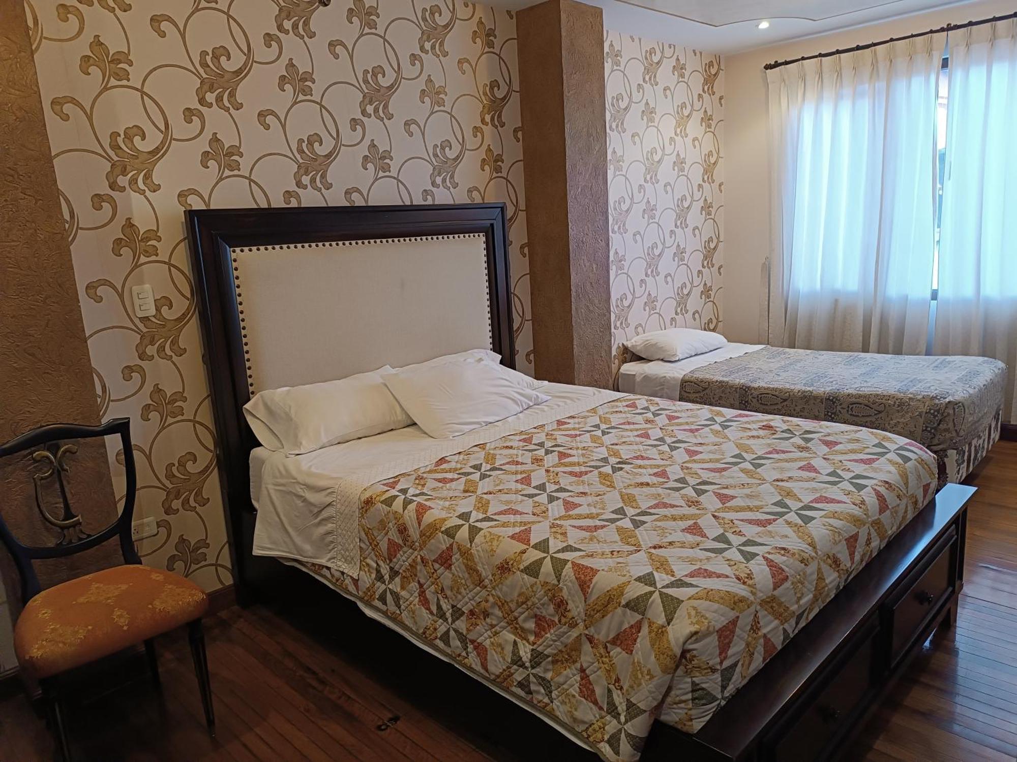 Hotel Azul De La Plaza By Chat Noir Куэнка Экстерьер фото